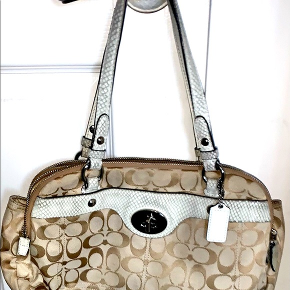 WOMENS AUTHENTIC COACH PURSE - Picture 3 of 7